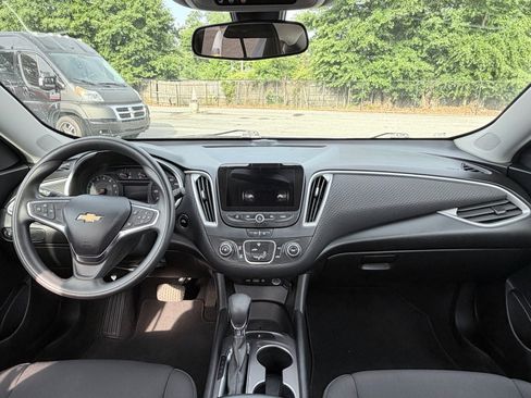 Used 2021 Chevrolet Malibu LS FWD image 10
