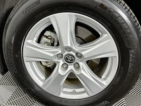 Certified 2023 Toyota Highlander L image 30