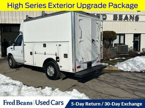 Certified 2018 Ford E-350 and Econoline 350 Super Duty w/ Power Windows & Locks Group image 7