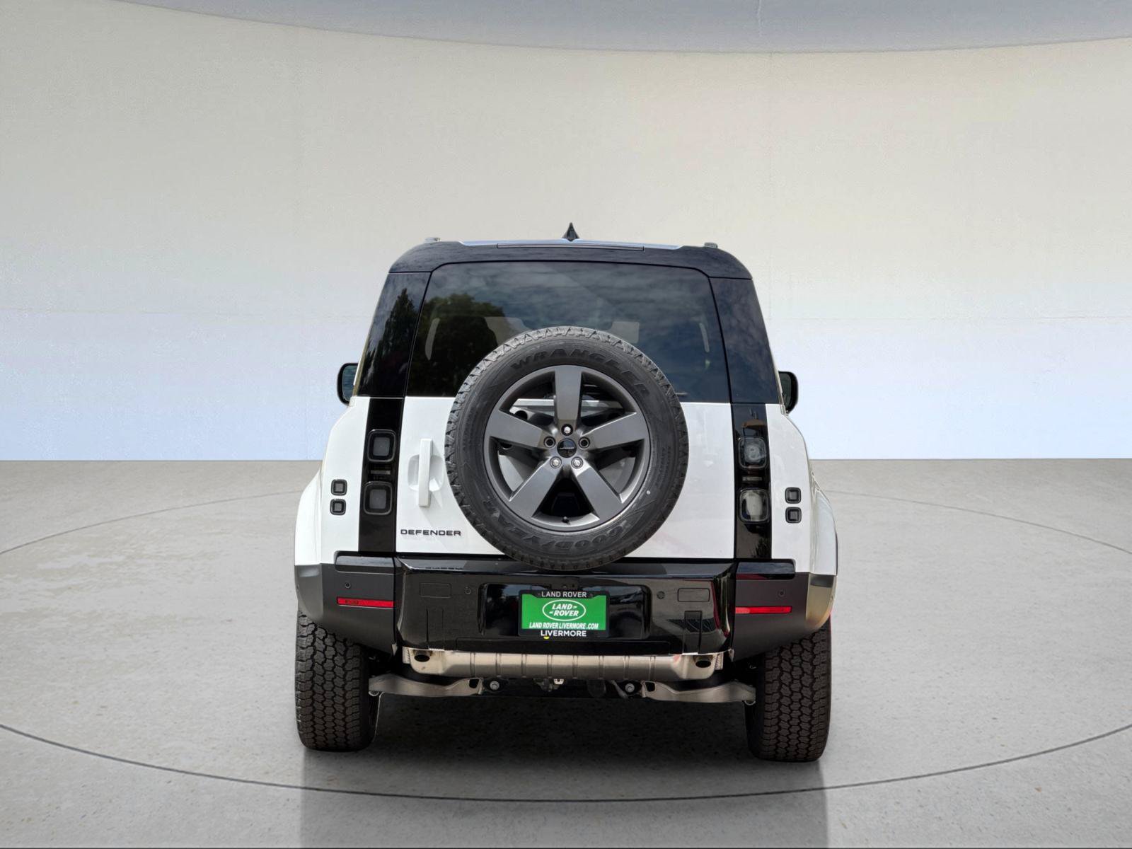 New 2026 Land Rover Defender 110 S AWD/4WD image 5