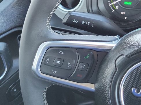 Used 2025 Jeep Wrangler Unlimited Sahara w/ Safety Group image 11