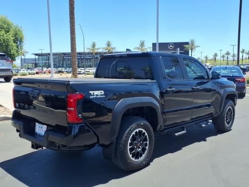 Certified 2024 Toyota Tacoma TRD Off-Road w/ TRD Off Road Upgrade Package AWD/4WD image 4