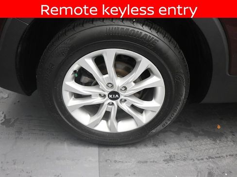 Used 2020 Kia Telluride LX FWD image 24