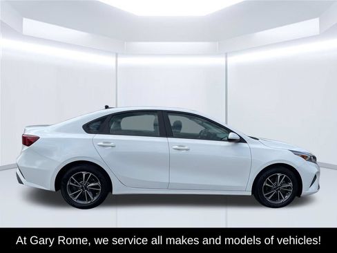 Used 2024 Kia Forte LXS FWD image 7