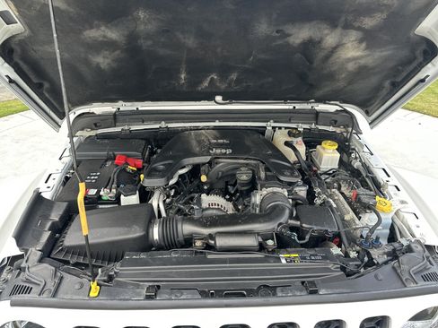 Used 2020 Jeep Gladiator Rubicon AWD/4WD image 34