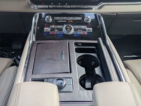 Used 2023 Lincoln Navigator Reserve AWD/4WD image 21