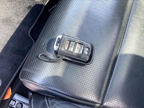 Used 2019 Kia Cadenza Limited FWD image 15
