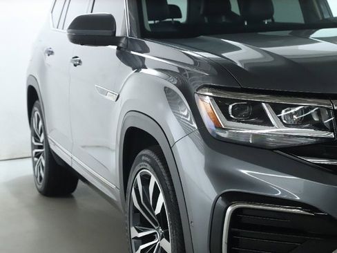 Used 2023 Volkswagen Atlas SEL Premium image 12
