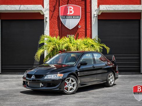 Used 2004 Mitsubishi Lancer Evolution AWD/4WD image 3