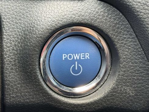 Used 2021 Toyota RAV4 XLE w/ Convenience Package AWD/4WD image 8