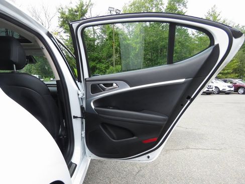 Used 2022 Genesis G70 2.0T w/ Prestige Package image 17