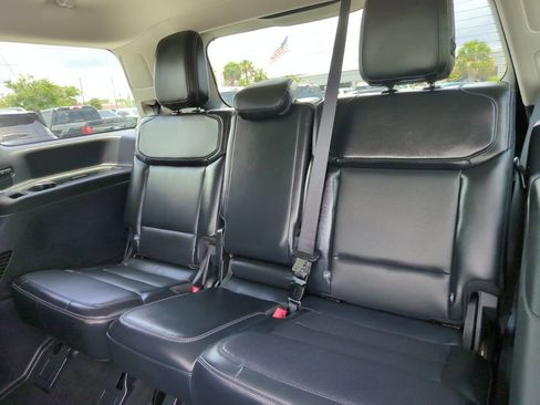 Used 2025 Ford Expedition Platinum AWD/4WD image 23