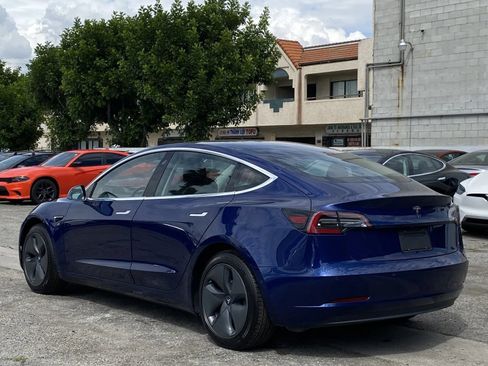 Used 2019 Tesla Model 3 RWD image 2