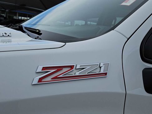 Used 2023 Chevrolet Silverado 1500 LT w/ Z71 Off-Road Package image 11