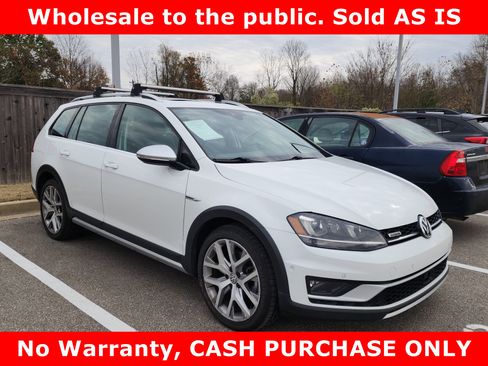 Used 2017 Volkswagen Golf Alltrack SEL image 1