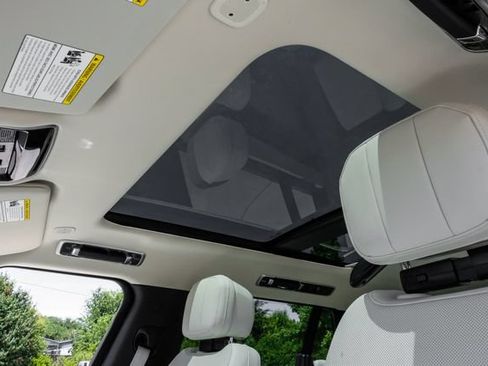New 2026 Land Rover Range Rover Long Wheelbase SE AWD/4WD image 5