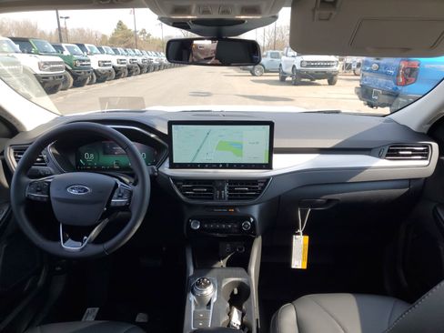 New 2025 Ford Escape Platinum w/ Premium Technology Package image 30