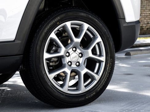 Used 2022 Jeep Compass Latitude image 64