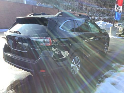 Used 2025 Subaru Outback Premium image 2