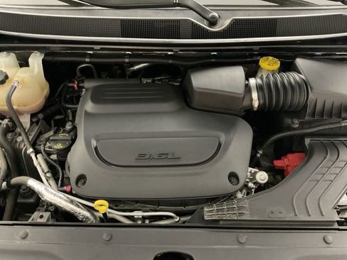 Used 2020 Chrysler Pacifica Touring-L w/ Premium Audio Group FWD image 19