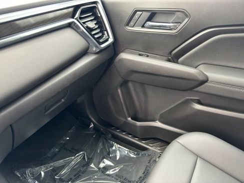 Certified 2025 GMC Canyon Elevation w/ Convenience Package AWD/4WD image 27