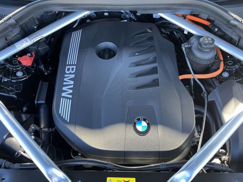 New 2026 BMW X5 xDrive50e w/ M Sport Package image 38