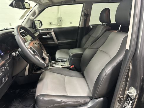 Used 2022 Toyota 4Runner SR5 Premium w/ Moonroof Package image 16