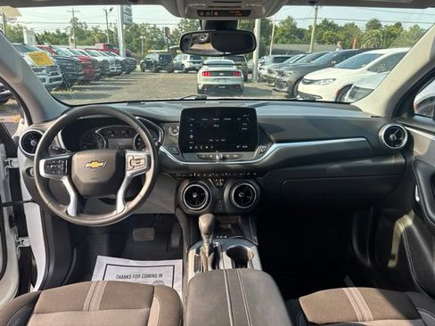 Used 2024 Chevrolet Blazer LT w/ Convenience Package FWD image 13