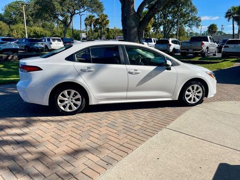Used 2025 Toyota Corolla LE image 6