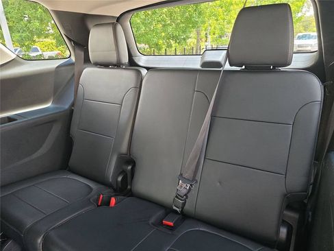 Used 2019 Chevrolet Traverse Premier w/ Redline Edition AWD/4WD image 16