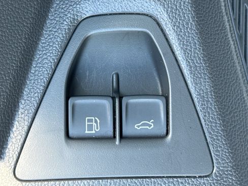 Certified 2021 Volkswagen Jetta R-Line w/ R-Line Cold Weather Package FWD image 30