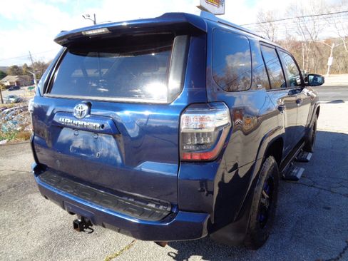 Used 2015 Toyota 4Runner SR5 image 5
