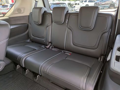 Used 2027 INFINITI QX80 Luxe w/ Cargo Package AWD/4WD image 15