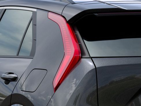 New 2026 Kia Niro SX Touring FWD image 11