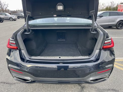 Used 2022 BMW 750i xDrive w/ Luxury Rear Seating Package image 37