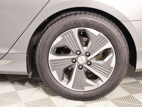 Used 2018 Hyundai Sonata Limited image 19