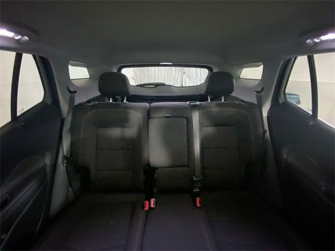 Used 2021 GMC Terrain SLE w/ Driver Convenience Package image 13