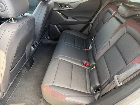 Used 2025 Chevrolet Equinox RS image 12