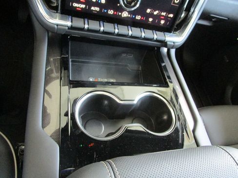 New 2026 GMC Yukon XL Elevation w/ Elevation Premium Package RWD image 36
