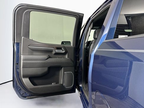 Used 2023 GMC Sierra 1500 SLT AWD/4WD image 25
