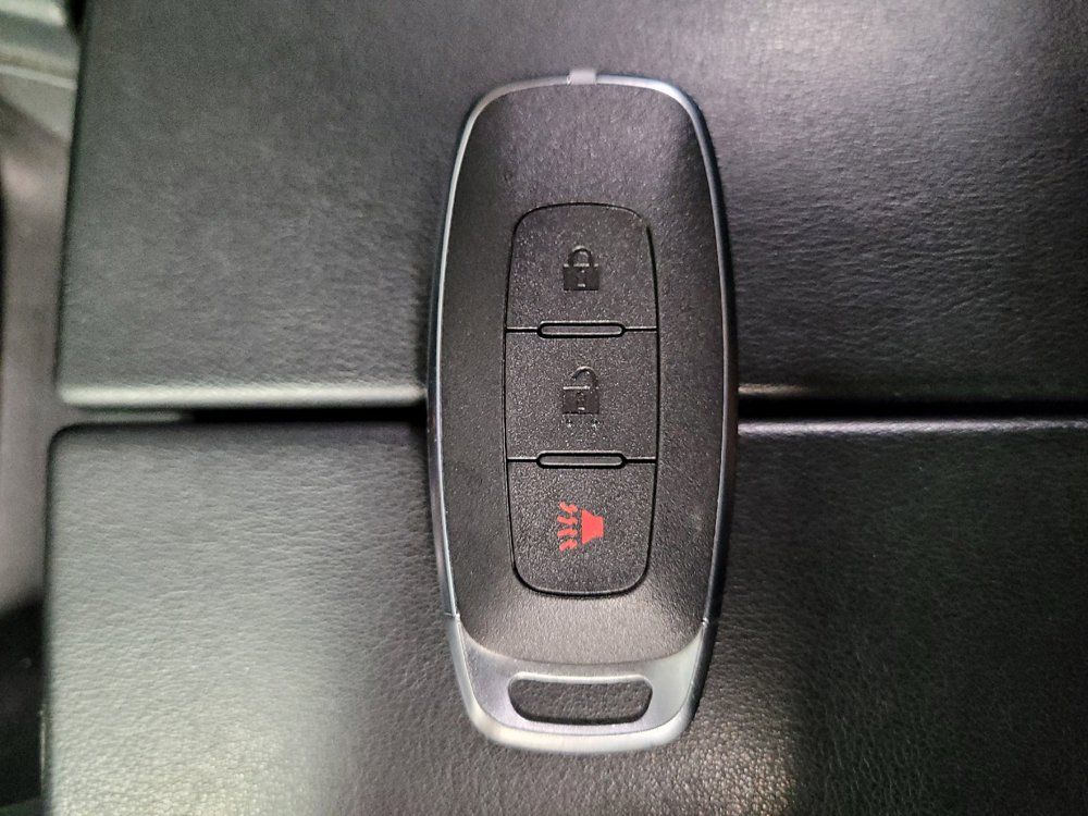 Used 2023 Nissan Rogue S FWD image 32