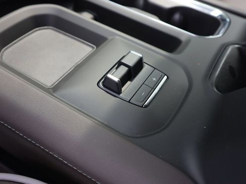 New 2026 GMC Sierra 2500 Denali w/ Denali Reserve Package image 9