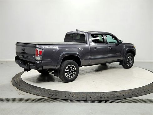 Used 2022 Toyota Tacoma TRD Sport image 7
