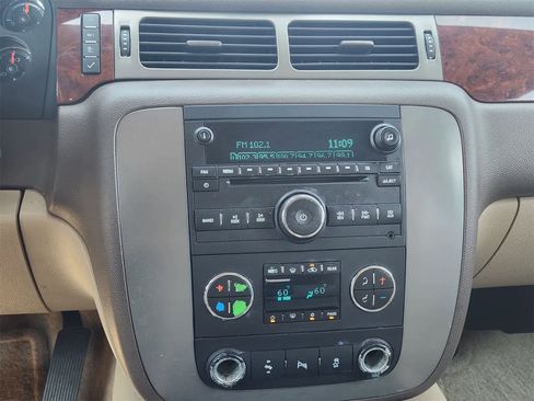 Used 2014 GMC Yukon SLT w/ Texas Edition image 17