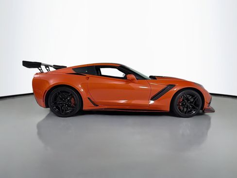 Used 2019 Chevrolet Corvette ZR1 RWD image 8