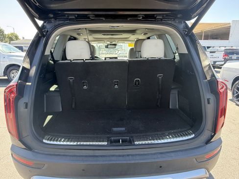 Certified 2020 Kia Telluride SX w/ Towing Package image 8