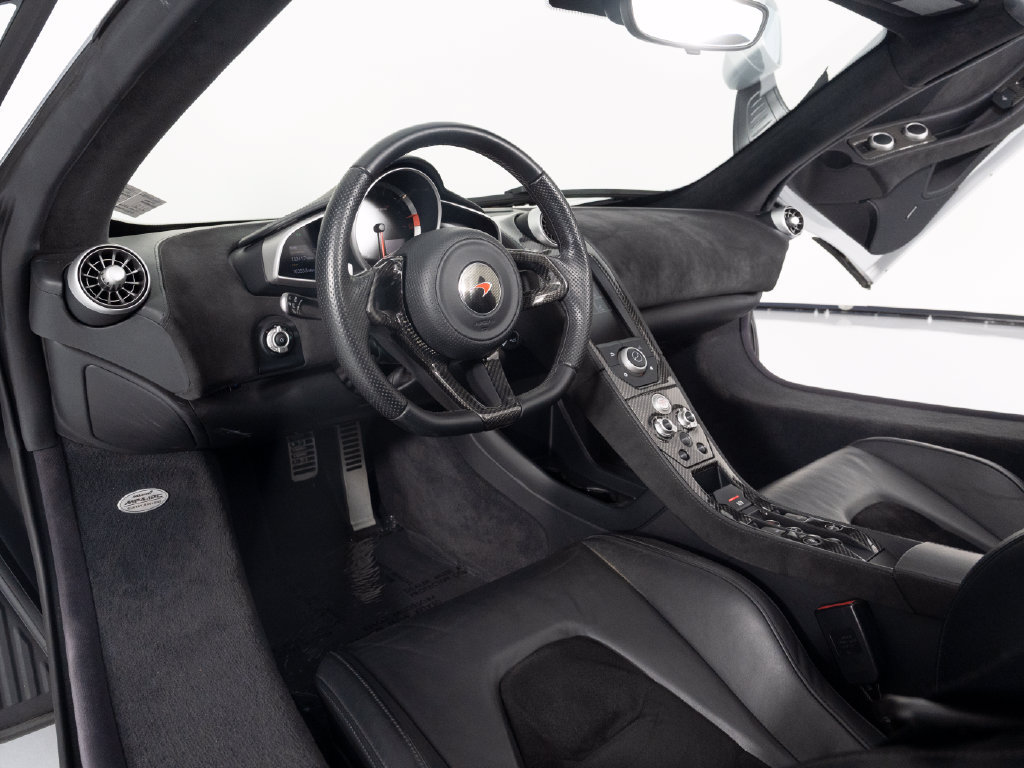 Used 2013 McLaren MP4-12C Spider RWD image 24