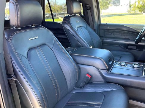 Certified 2023 Ford Expedition Platinum image 8