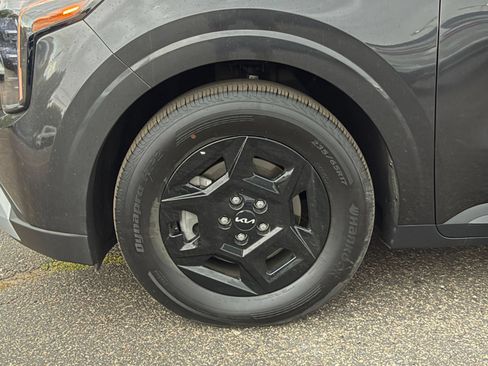 Used 2026 Kia Carnival FWD image 30