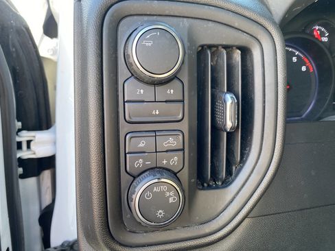 Used 2024 Chevrolet Silverado 2500 Custom w/ Custom Value Package image 31